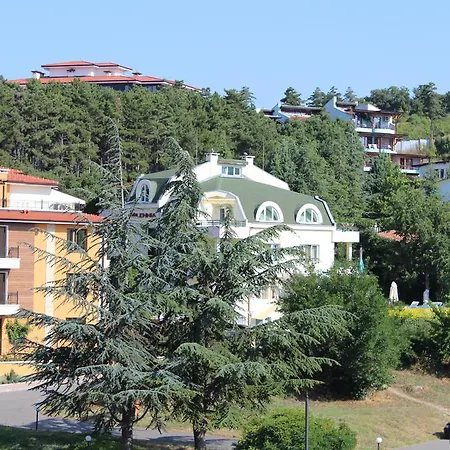 Aparthotel Milennia Family 4*